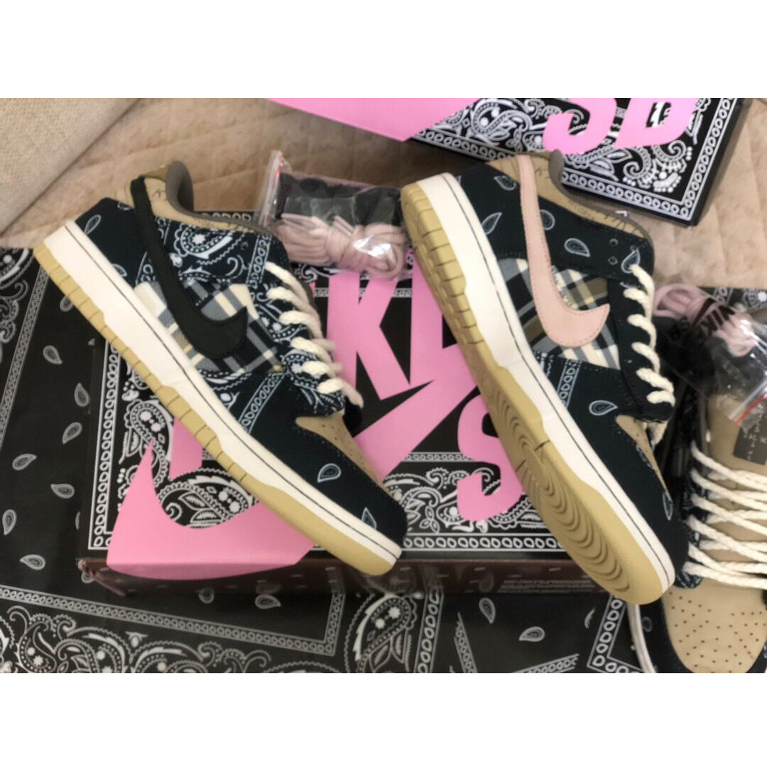 Travis Scott X Nike SB Dunk Low  - EUR FASHION
