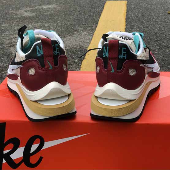 Nike x Sacai Ldv Waffle Sneakers - EUR FASHION