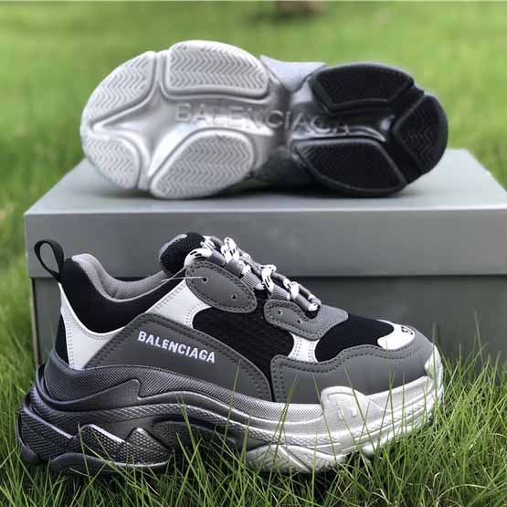 Balenciaga Triple S Sneaker  - EUR FASHION
