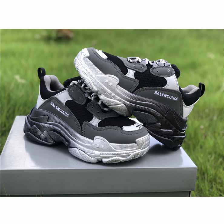 Balenciaga Triple S Sneaker  - EUR FASHION