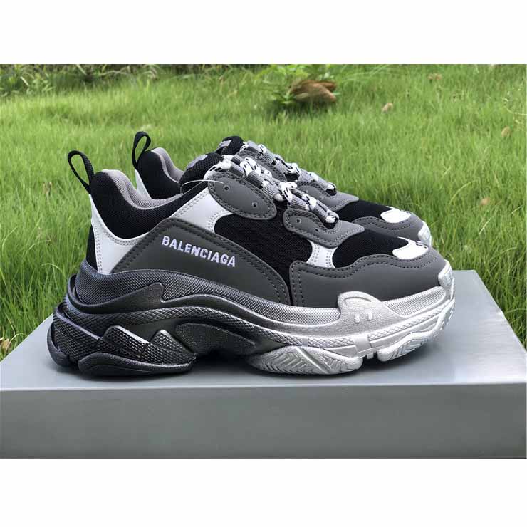 Balenciaga Triple S Sneaker  - EUR FASHION