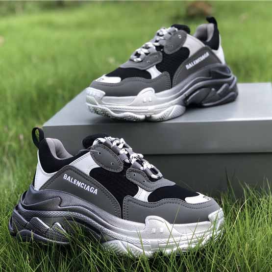 Balenciaga Triple S Sneaker  - EUR FASHION