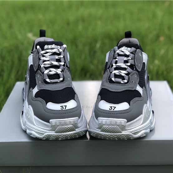 Balenciaga Triple S Sneaker  - EUR FASHION