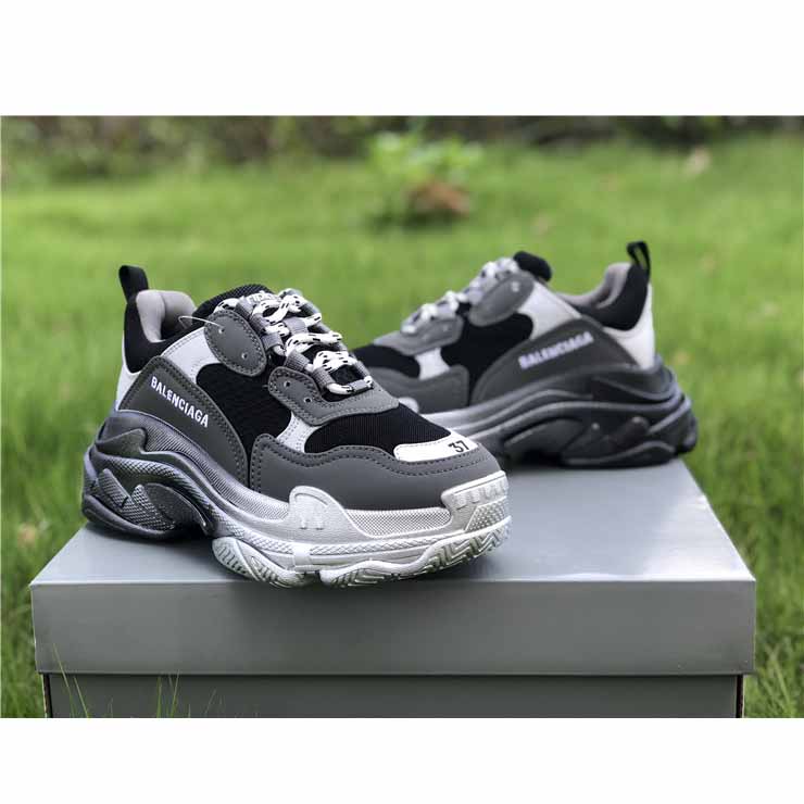 Balenciaga Triple S Sneaker  - EUR FASHION