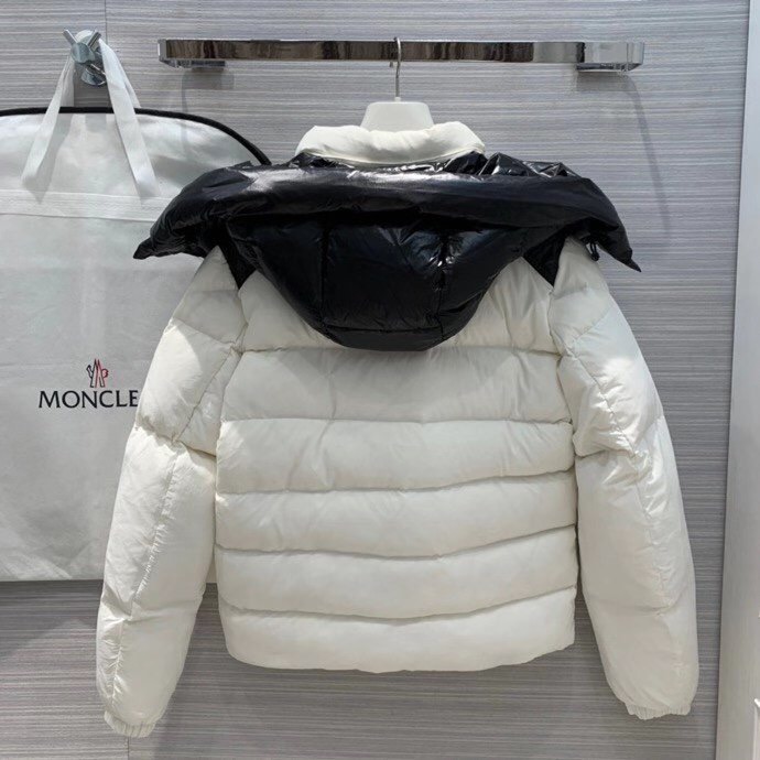 Moncler Aubrac Padded Jacket - EUR FASHION