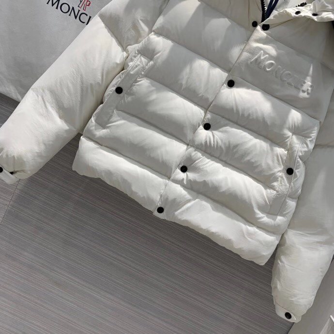 Moncler Aubrac Padded Jacket - EUR FASHION