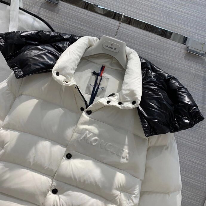 Moncler Aubrac Padded Jacket - EUR FASHION