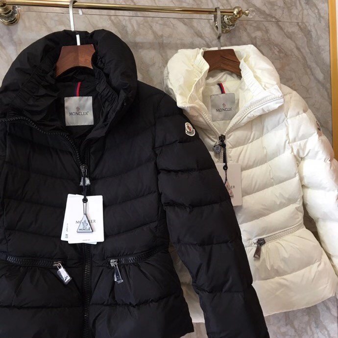 Moncler Quilted Zipped Padded Jacket - EUR FASHION