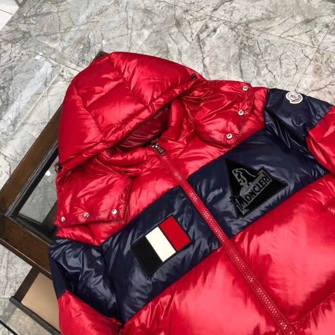 Moncler Logo Patch Padded Jacket - EUR FASHION