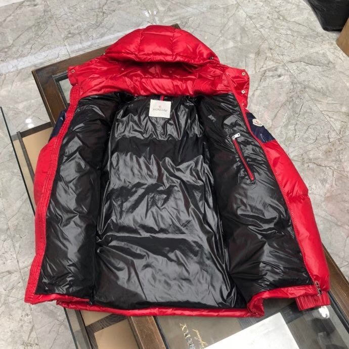 Moncler Logo Patch Padded Jacket - EUR FASHION