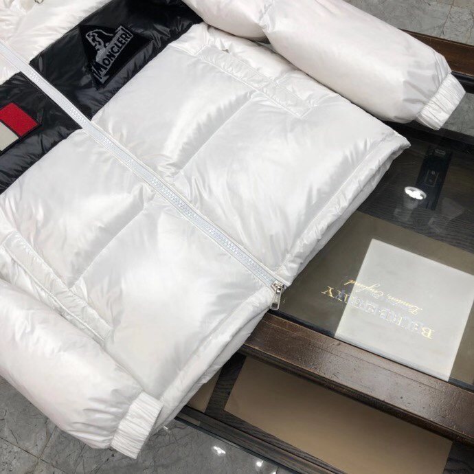 Moncler Logo Patch Padded Jacket - EUR FASHION
