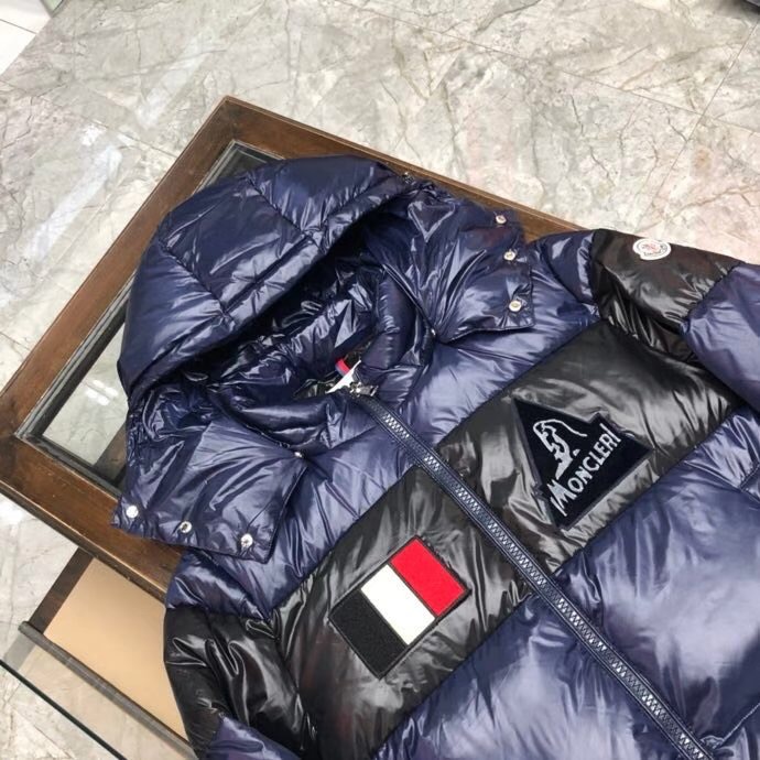 Moncler Logo Patch Padded Jacket - EUR FASHION