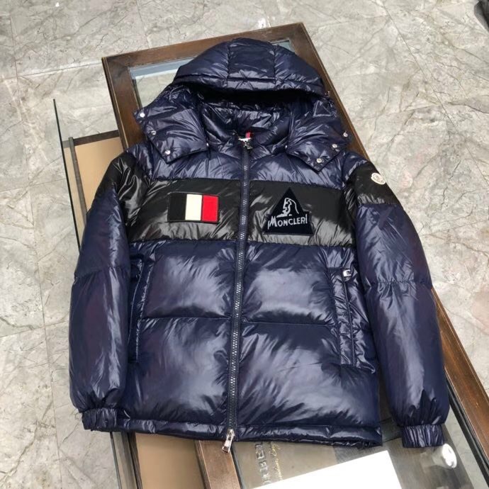 Moncler Logo Patch Padded Jacket - EUR FASHION