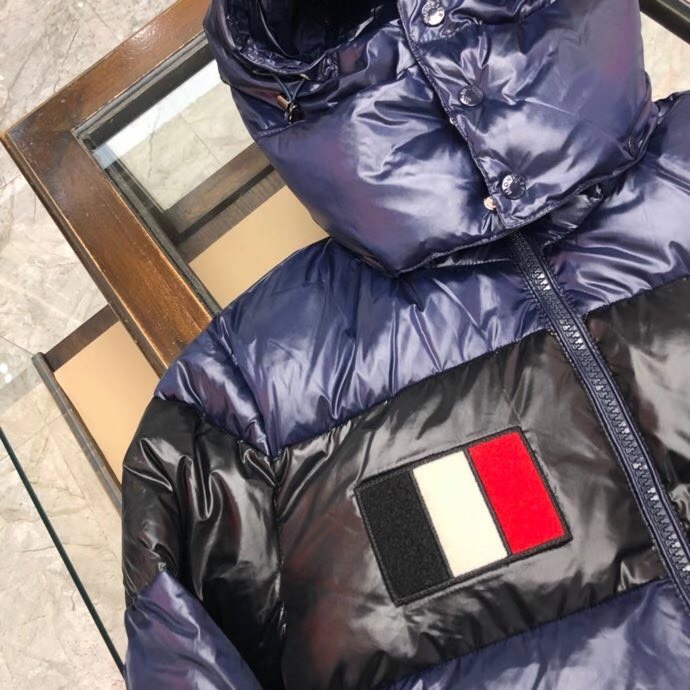 Moncler Logo Patch Padded Jacket - EUR FASHION
