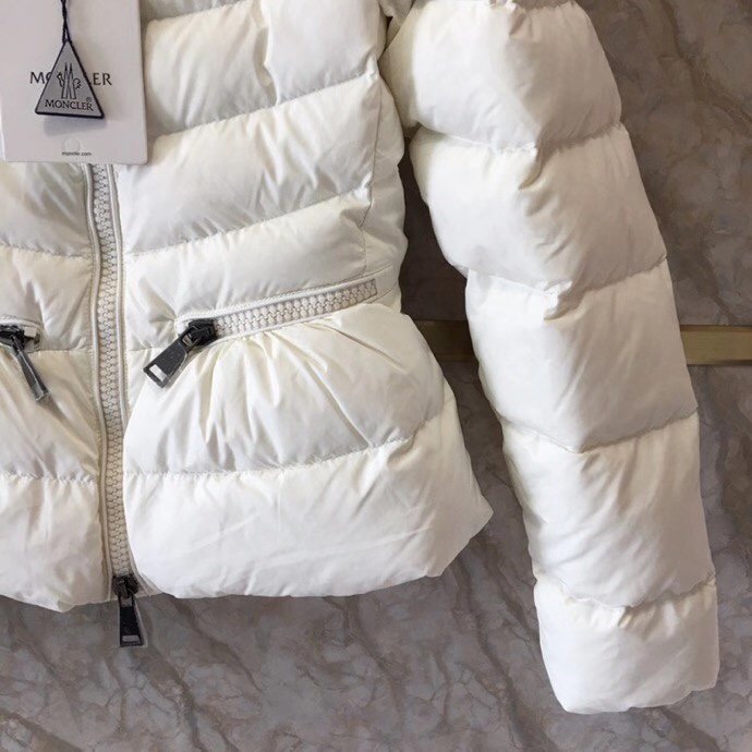 Moncler Quilted Zipped Padded Jacket - EUR FASHION