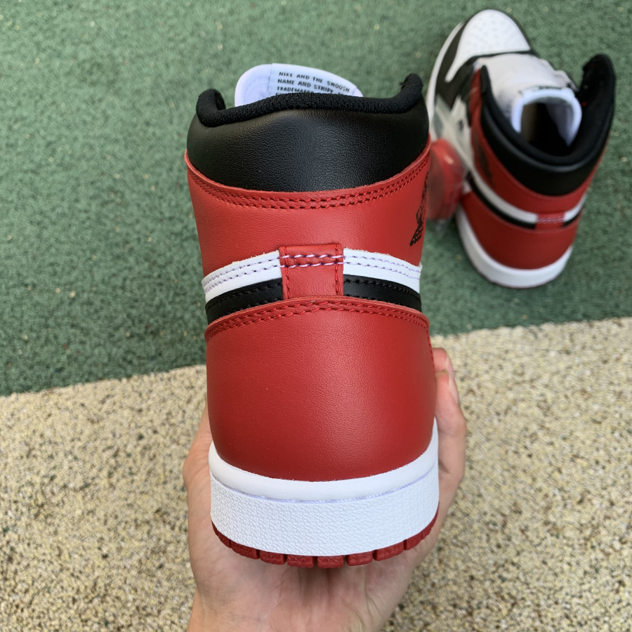 Jordan Air 1 Retro Black Toe 555088-125 - EUR FASHION