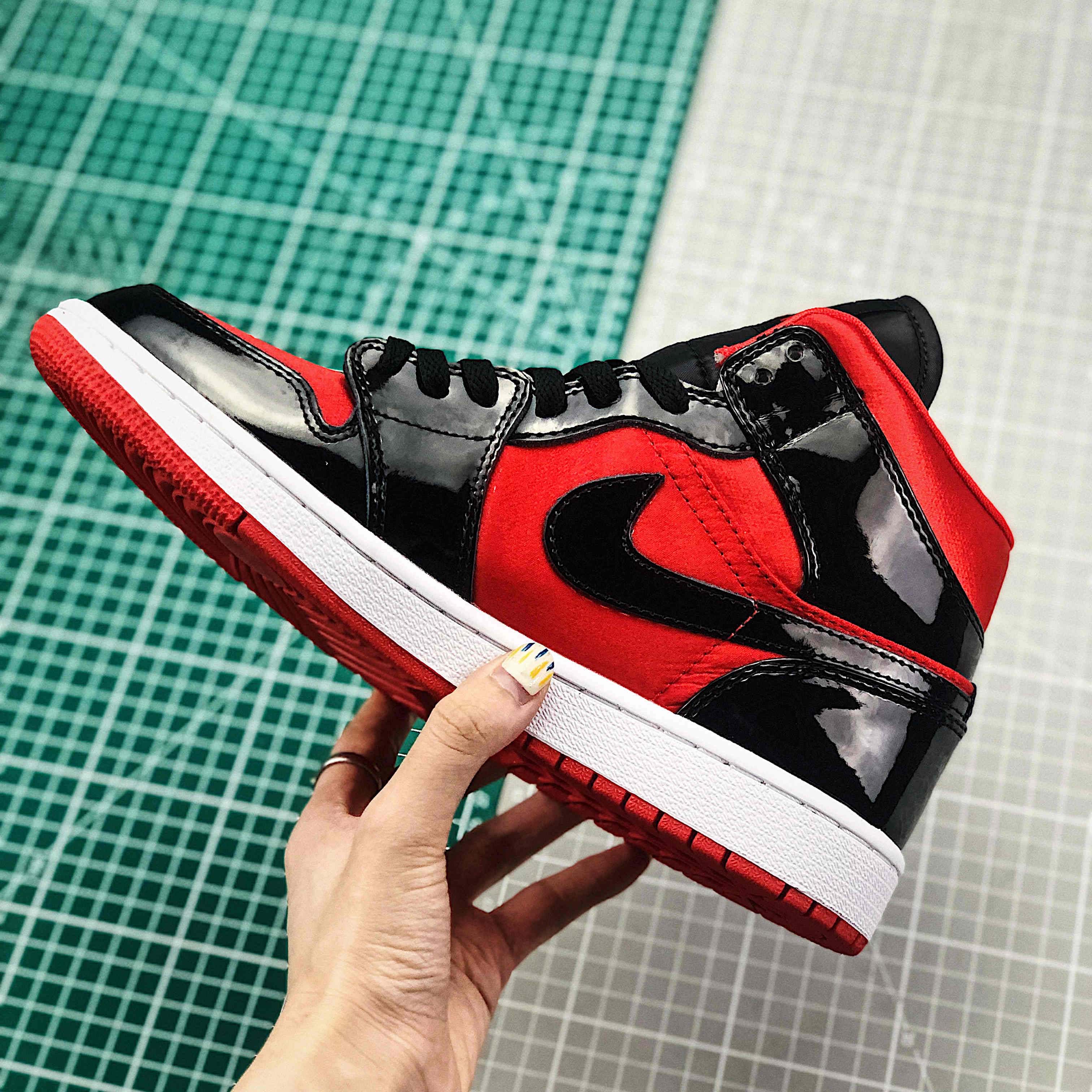 Jordan Air 1 Mid Black/Hot Punch BQ6472-600  - EUR FASHION