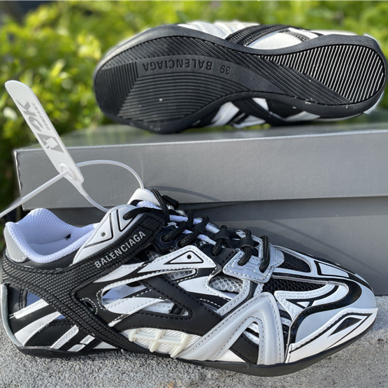 Balenciaga Drive Panelled Sneakers - EUR FASHION