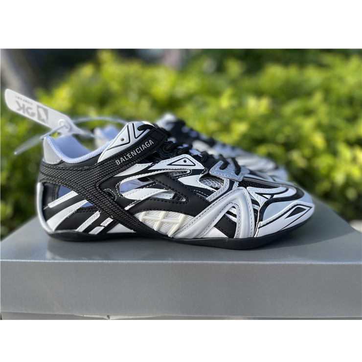 Balenciaga Drive Panelled Sneakers - EUR FASHION