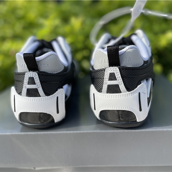 Balenciaga Drive Panelled Sneakers - EUR FASHION