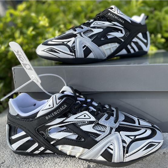 Balenciaga Drive Panelled Sneakers - EUR FASHION