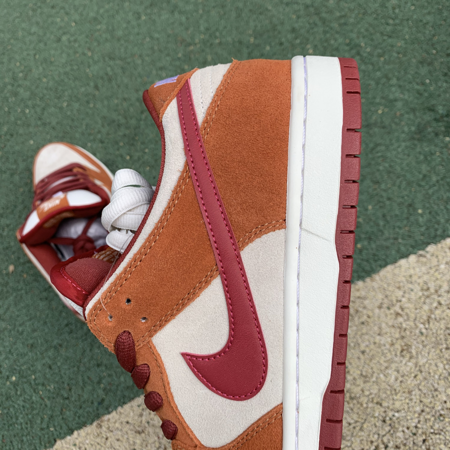 Nike  SB Dunk Low Pro Dark Russet Cedar White BQ6817-202 - EUR FASHION