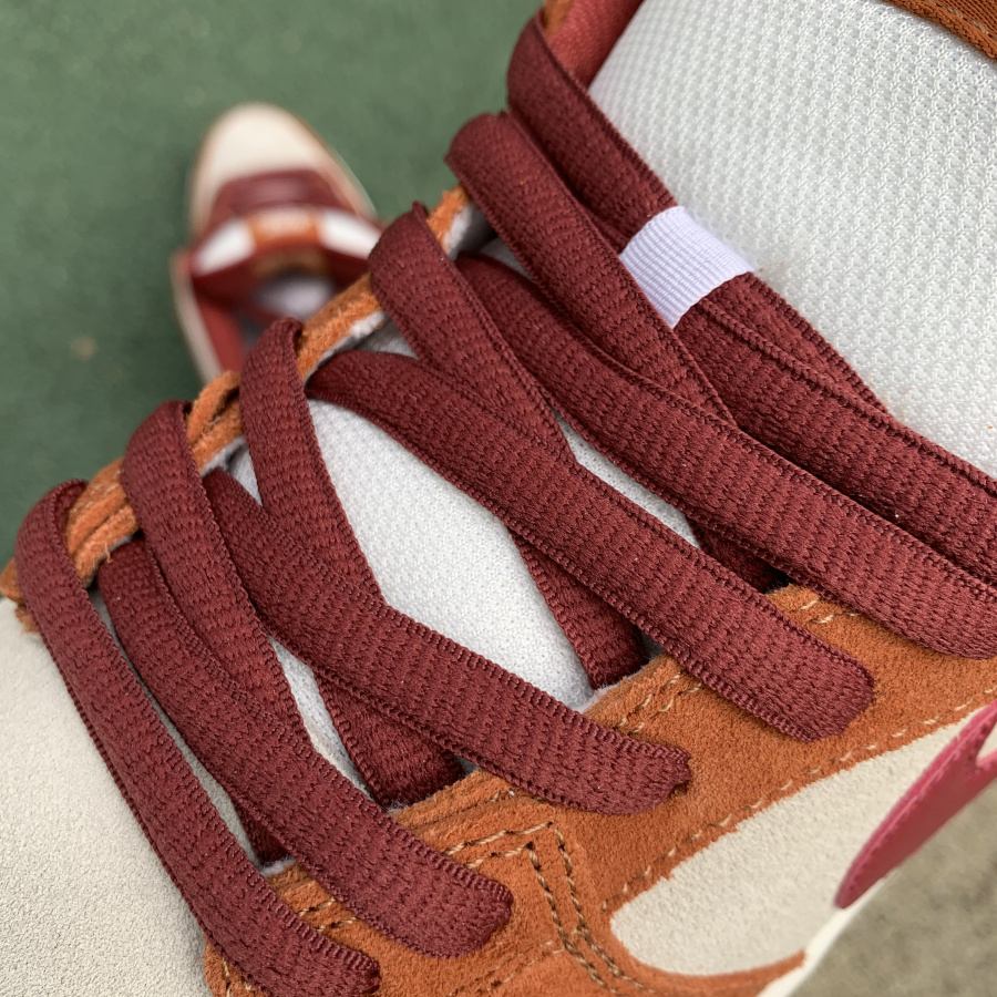 Nike  SB Dunk Low Pro Dark Russet Cedar White BQ6817-202 - EUR FASHION