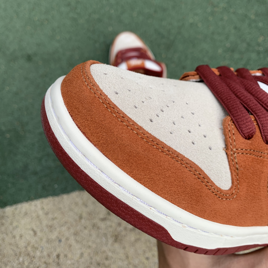 Nike  SB Dunk Low Pro Dark Russet Cedar White BQ6817-202 - EUR FASHION