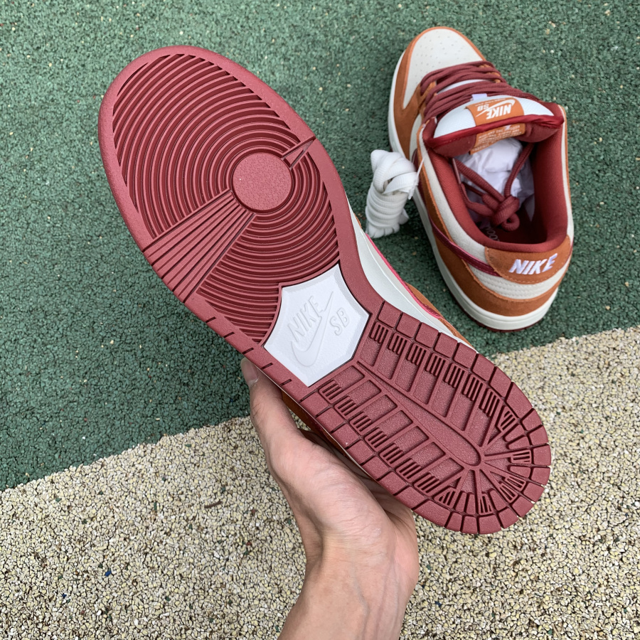 Nike  SB Dunk Low Pro Dark Russet Cedar White BQ6817-202 - EUR FASHION