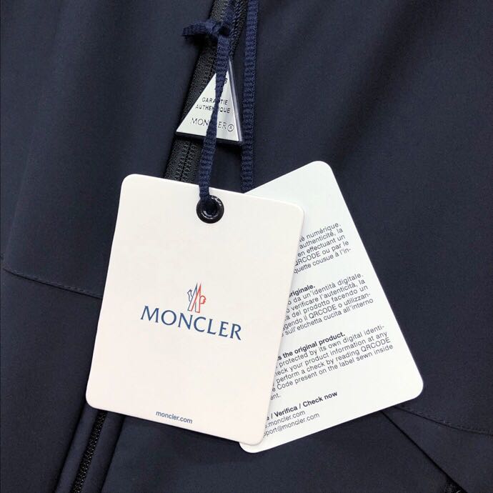 Moncler Hooded Lightweight Down Jacket - EUR FASHION