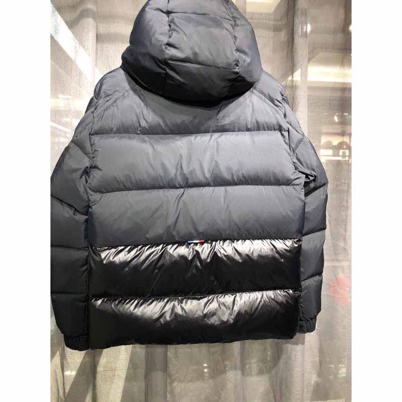 Moncler Maures Logo-print Quilted Down Jacket - EUR FASHION