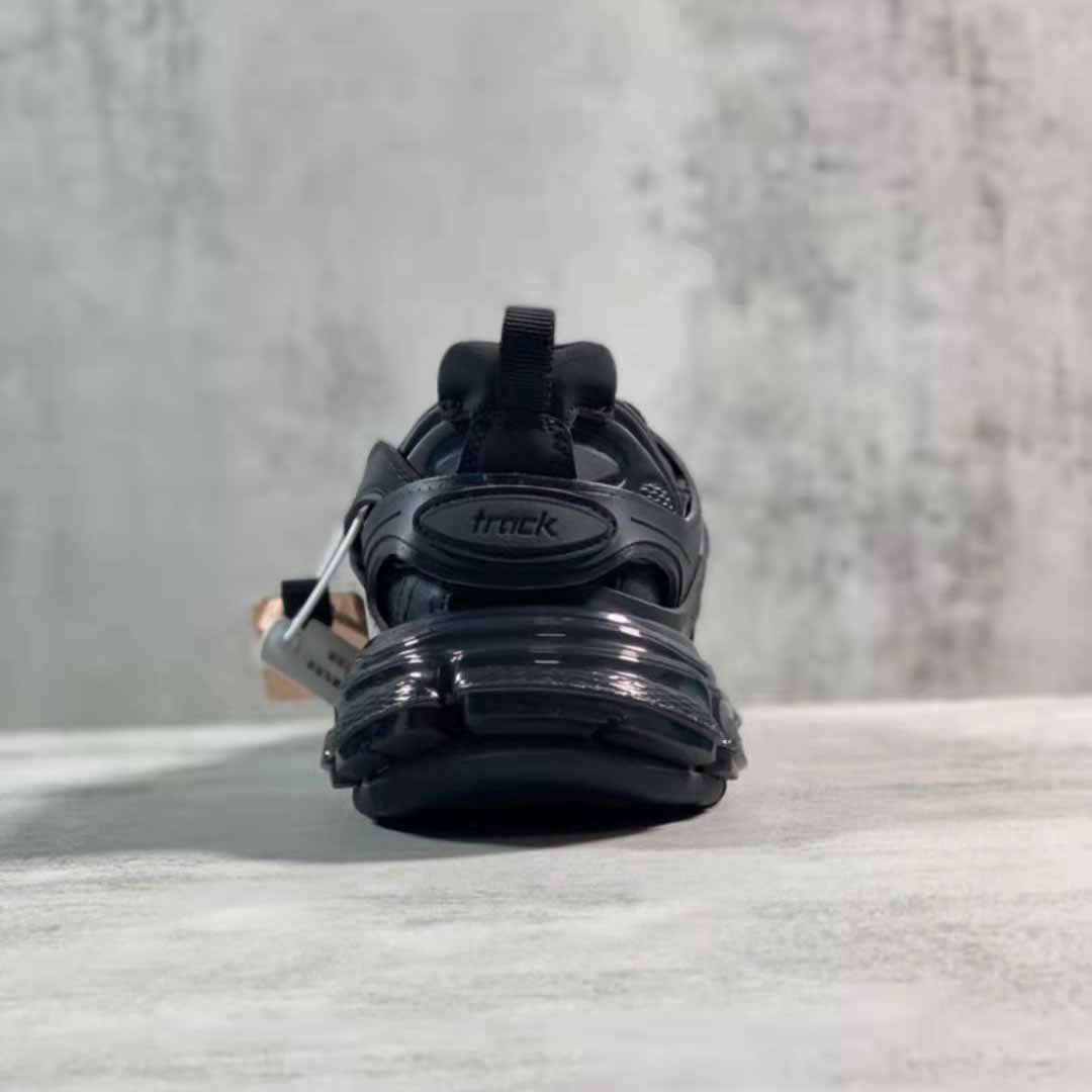 Balenciaga Men's Track Sneaker In Black - EUR FASHION