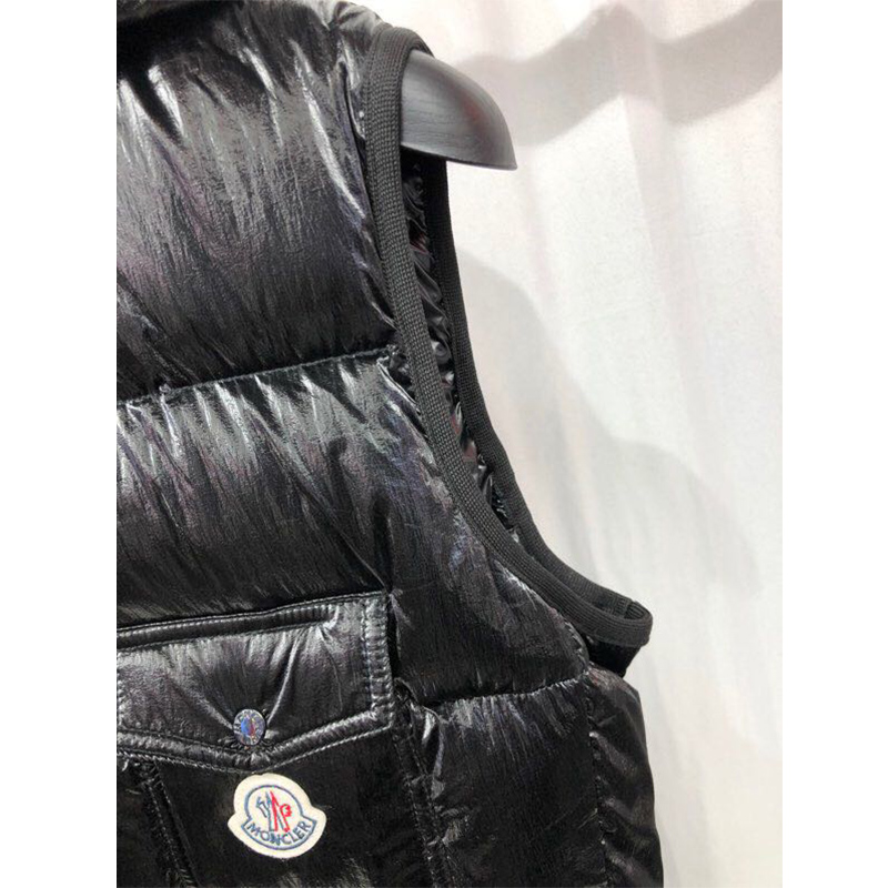 Moncler Diotis Vest In Black - EUR FASHION