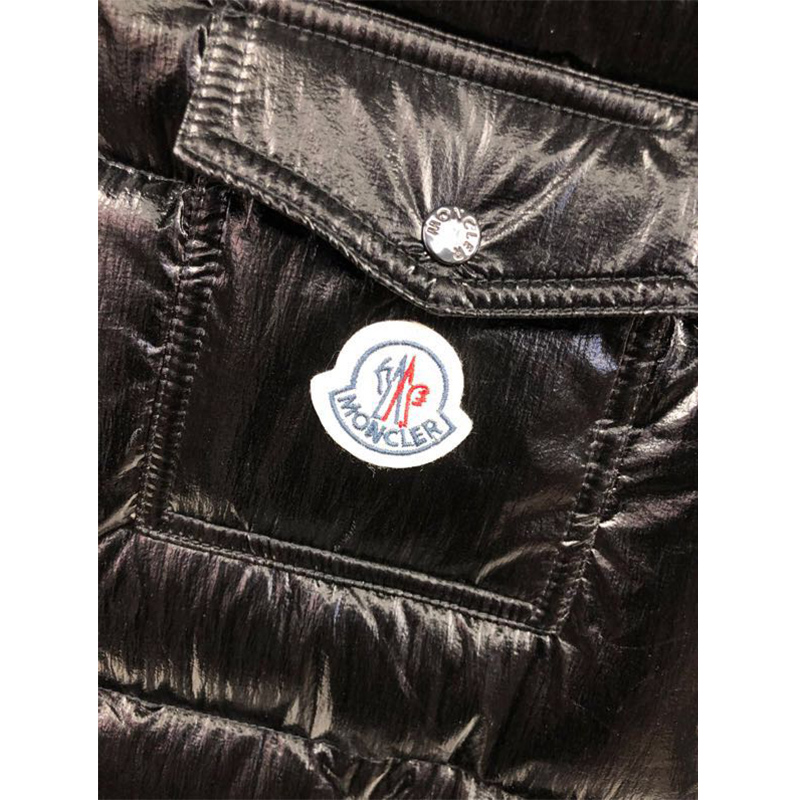 Moncler Diotis Vest In Black - EUR FASHION
