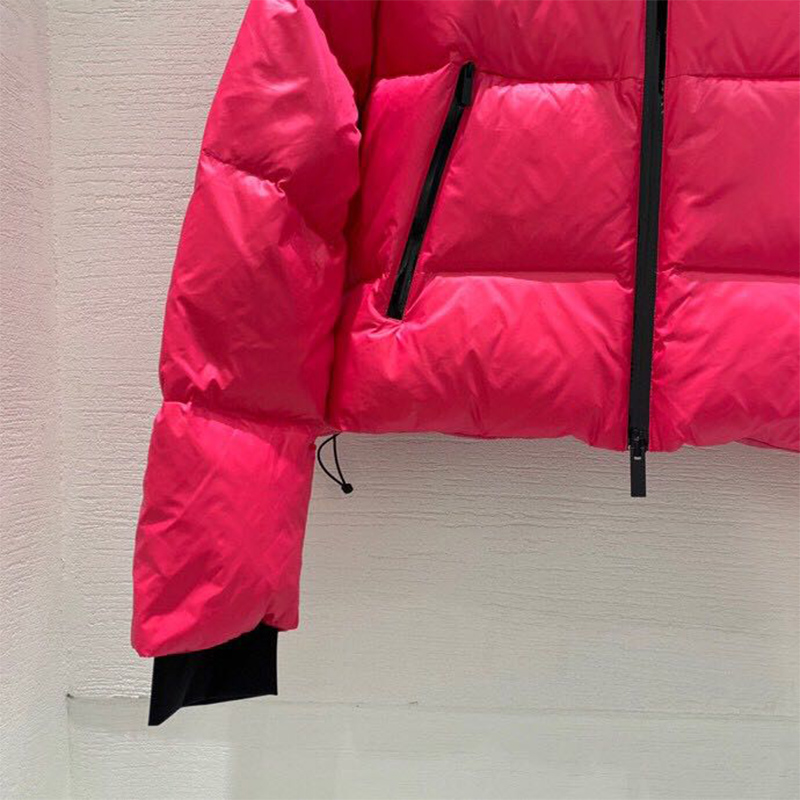 Moncler  Jasione Short Down Jacket In Bubblegum Pink - EUR FASHION