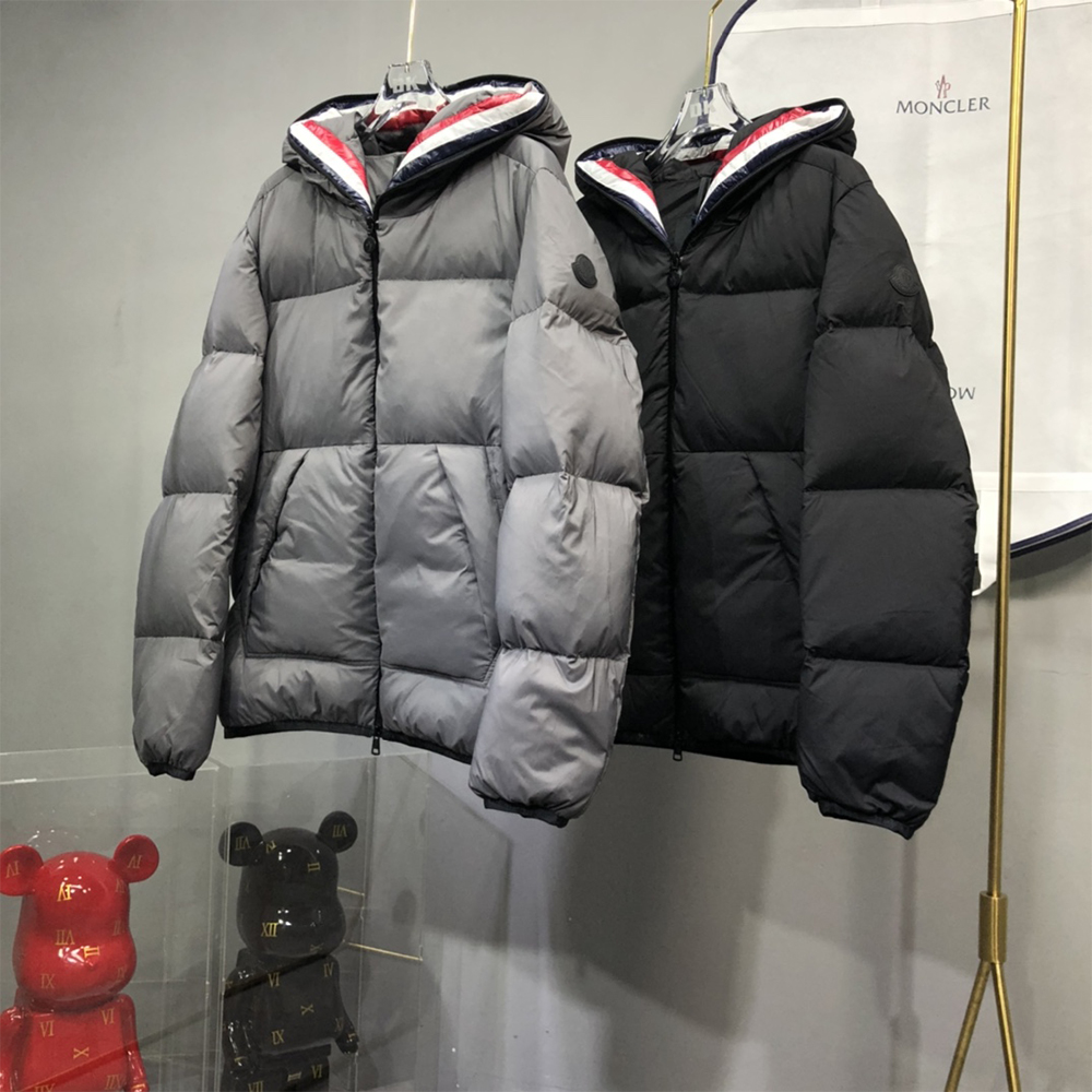 Moncler Short Down Jacket - EUR FASHION