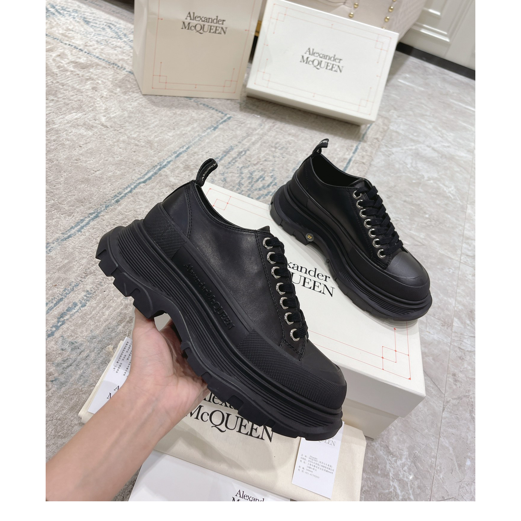 Alexander Mqueen Tread Slick Platform Low Sneakers - EUR FASHION