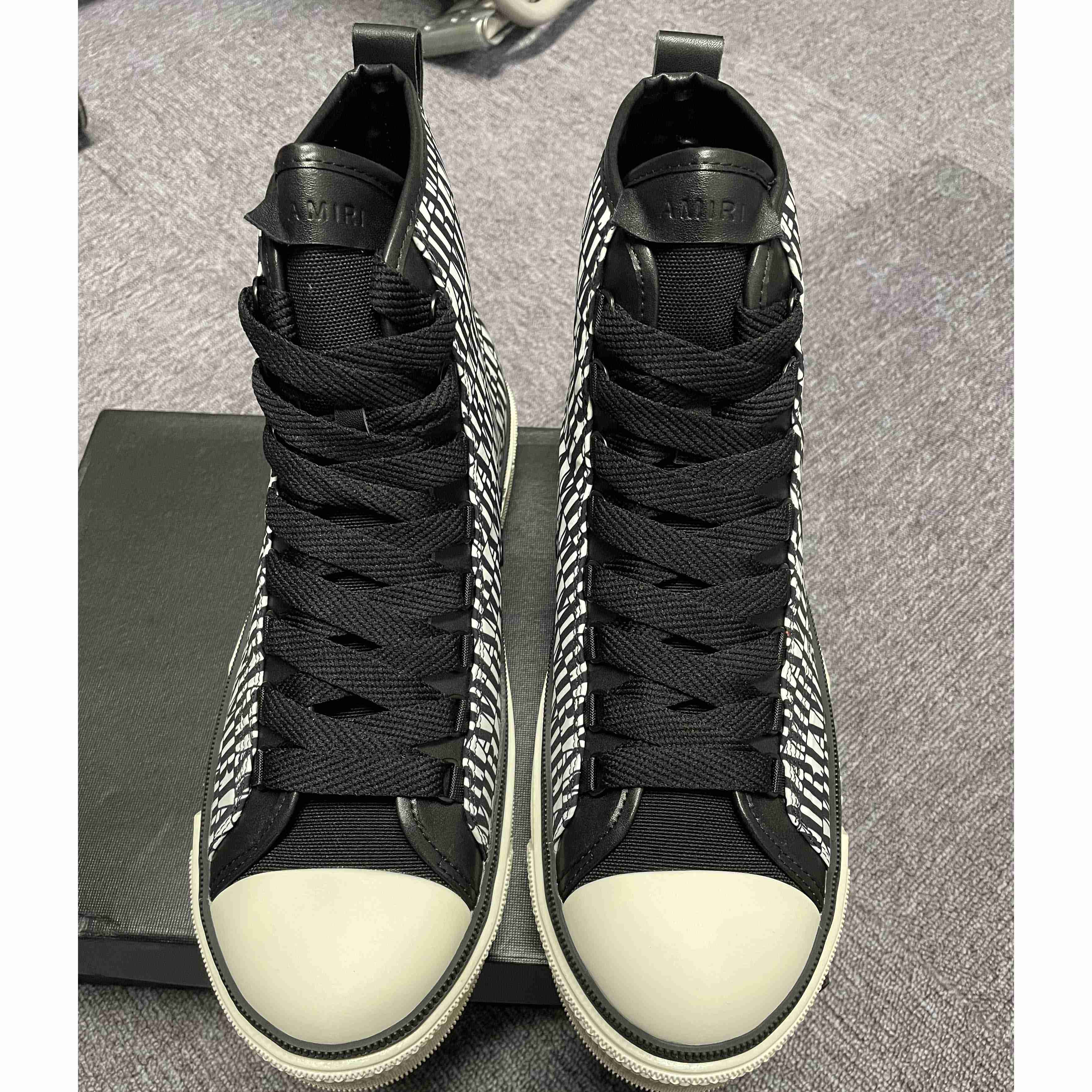 Amiri Logo-Print Canvas High-Top Sneakers - EUR FASHION