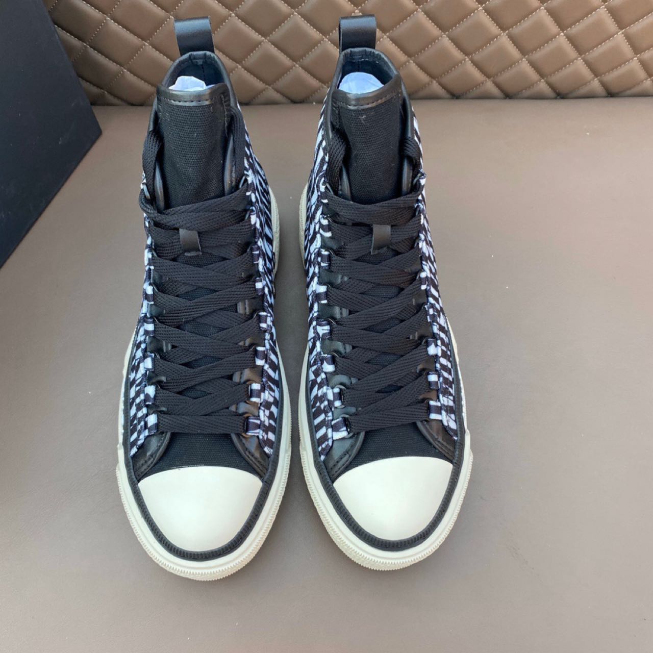Amiri Logo-Print Canvas High-Top Sneakers - EUR FASHION