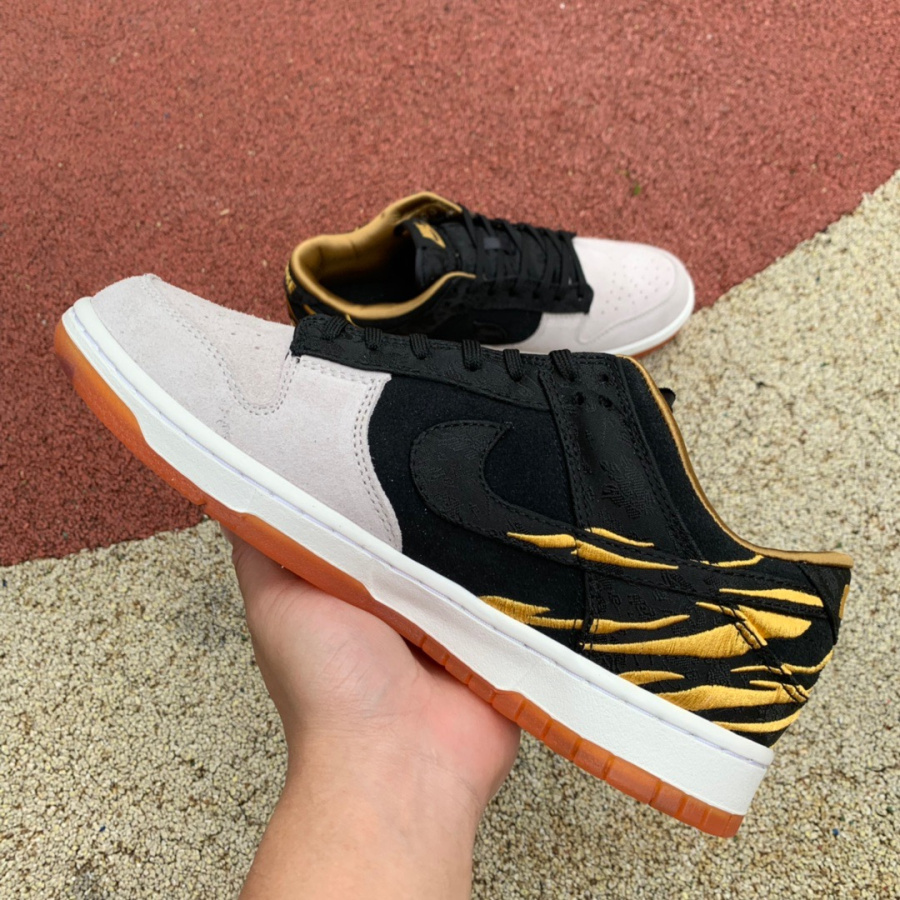 Nike SB Dunk Low God Of Wealth Sneaker   DQ5351-001 - EUR FASHION