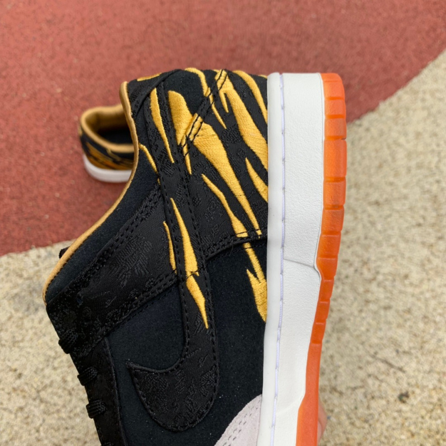Nike SB Dunk Low God Of Wealth Sneaker   DQ5351-001 - EUR FASHION