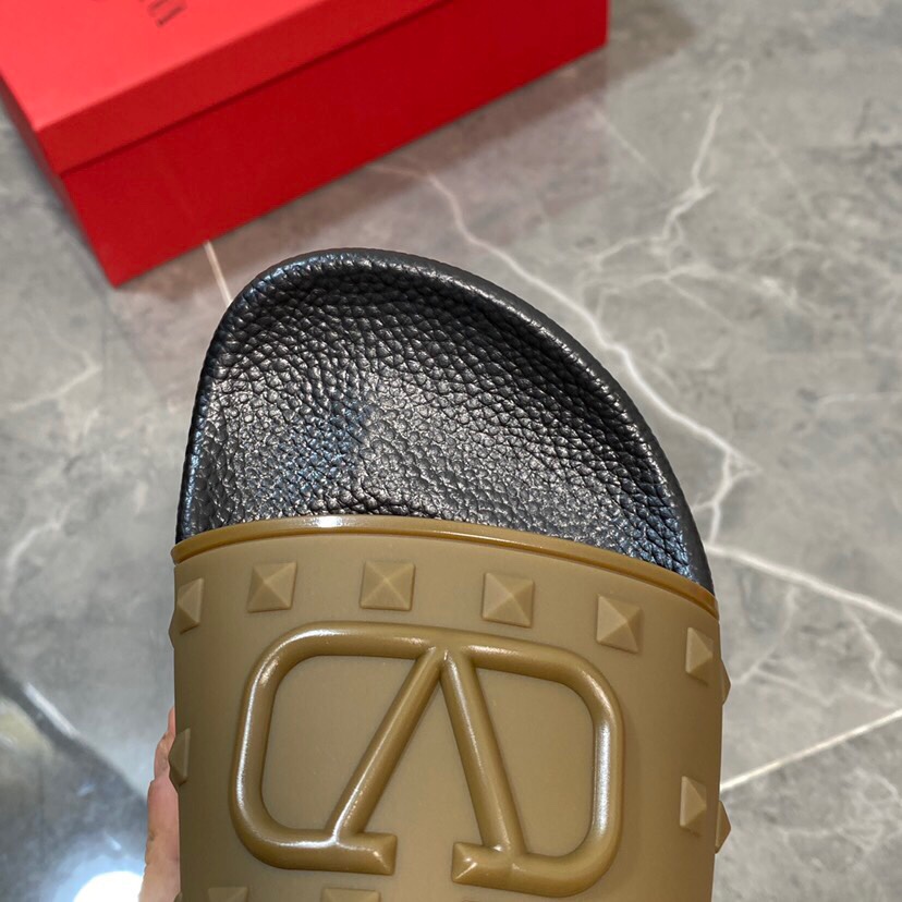 Valenti  Garavani Summer V Logo Singature Sandal In Brown - EUR FASHION