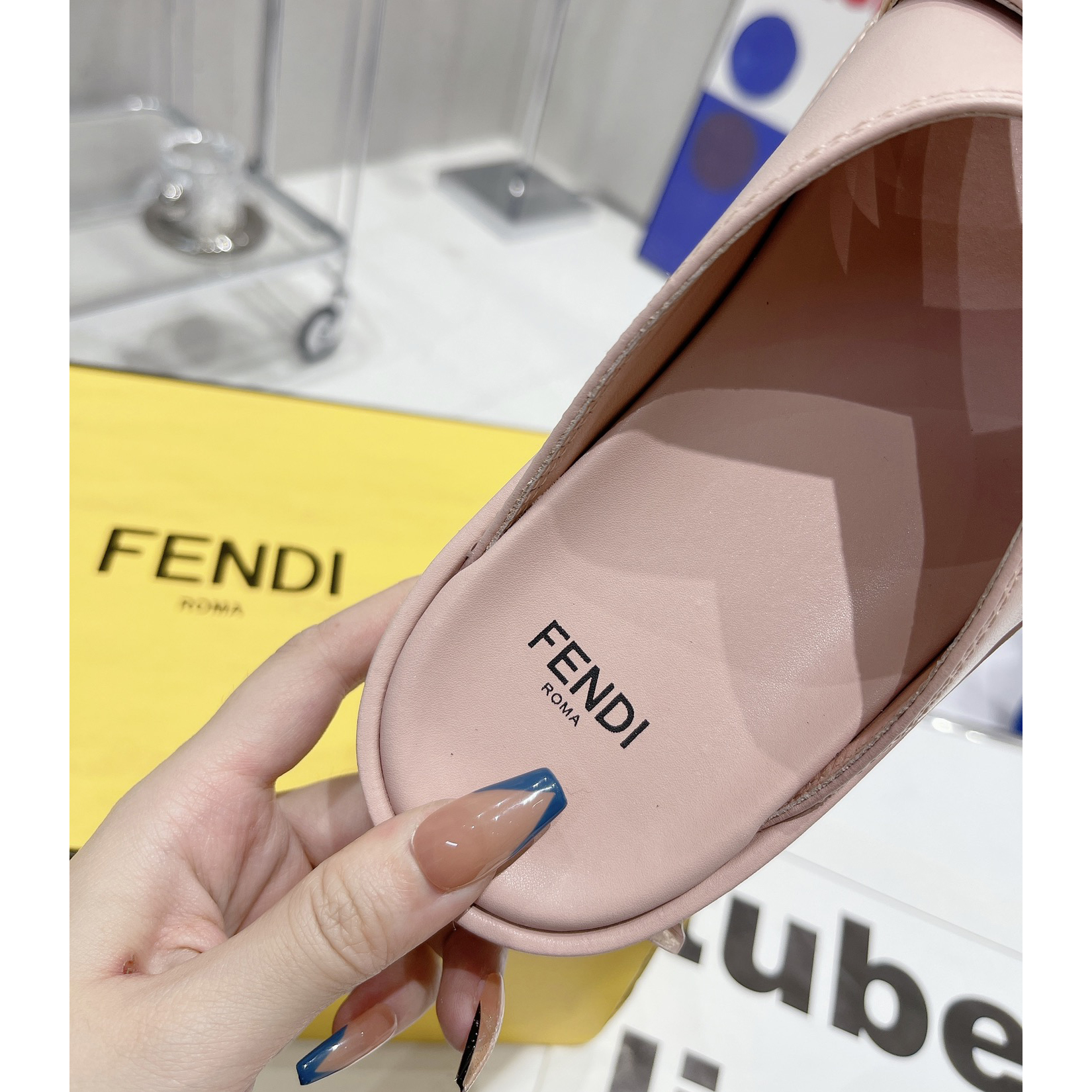 Fendi Graphy Pink Leather Slides - EUR FASHION