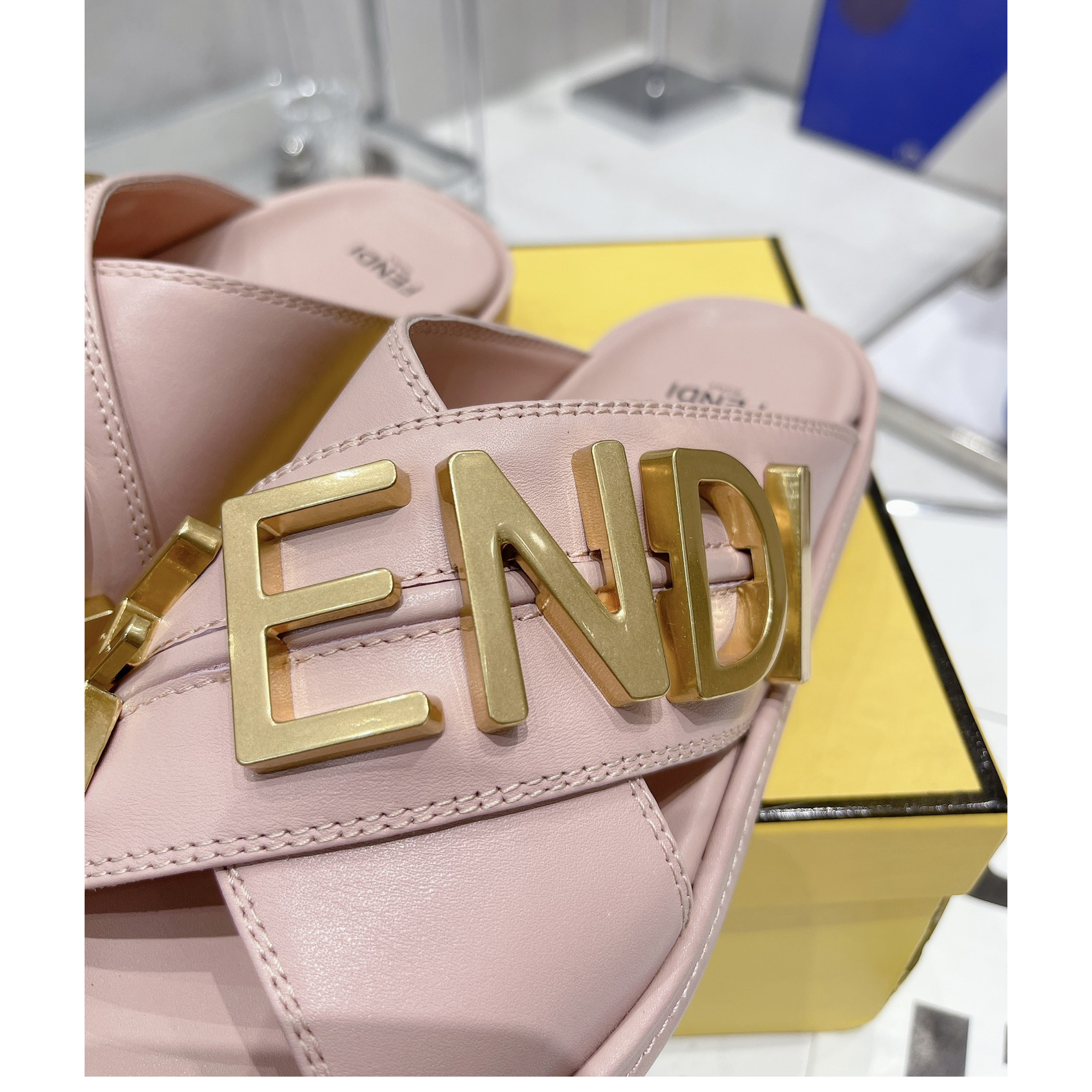 Fendi Graphy Pink Leather Slides - EUR FASHION