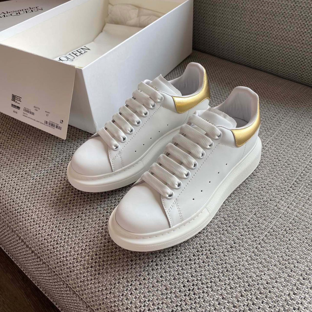 Alexander Mqueen Men's Oversized Metalic Leather Platform Sneakers - EUR FASHION