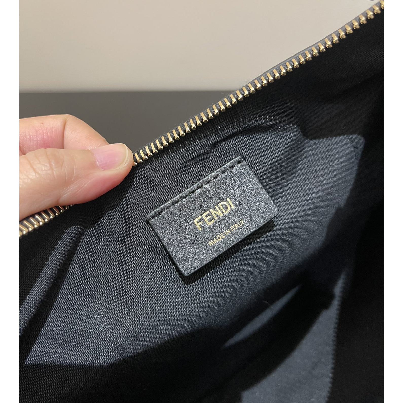 Fendi Graphy  Leather Bag(29*24.5*10cm) - EUR FASHION