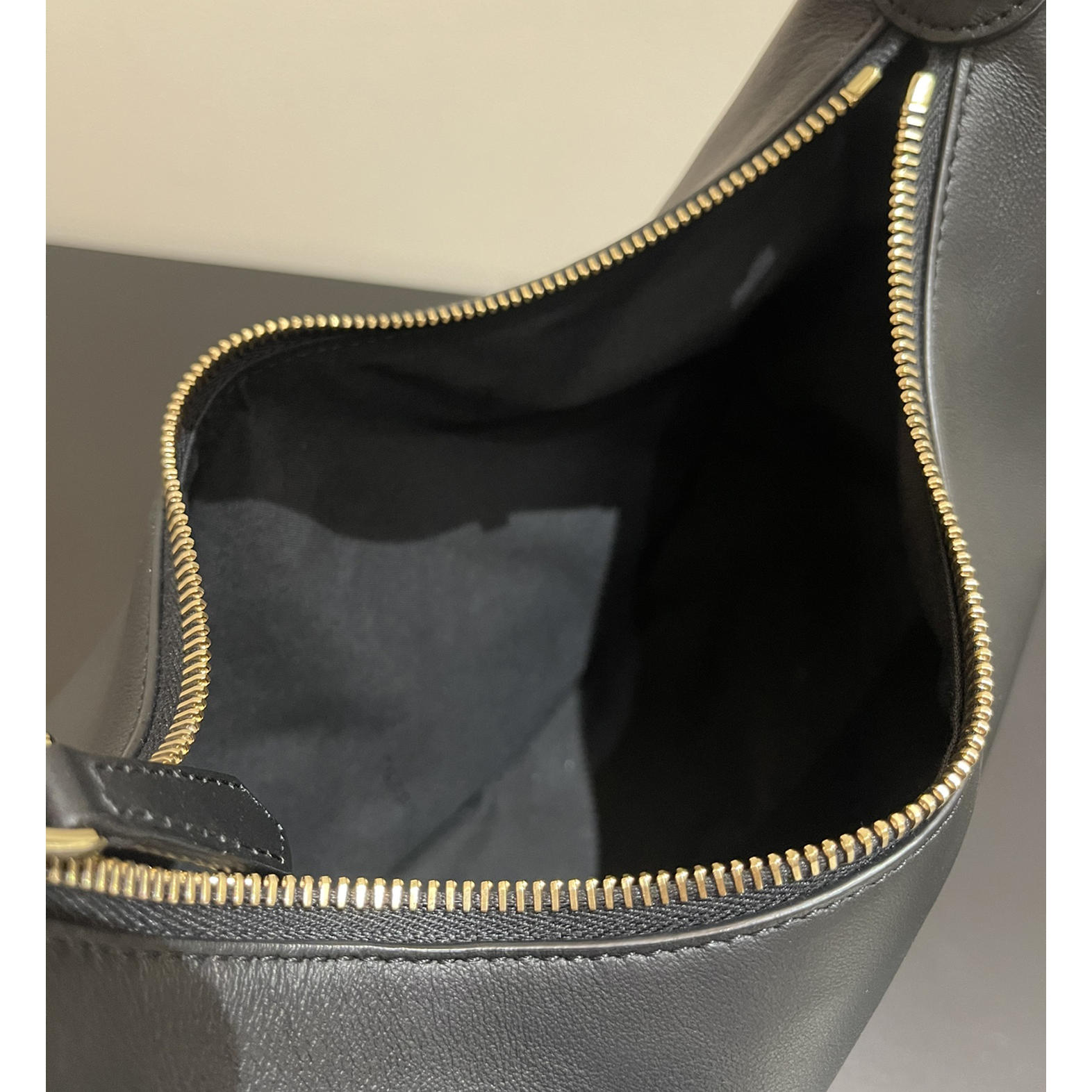 Fendi Graphy  Leather Bag(29*24.5*10cm) - EUR FASHION