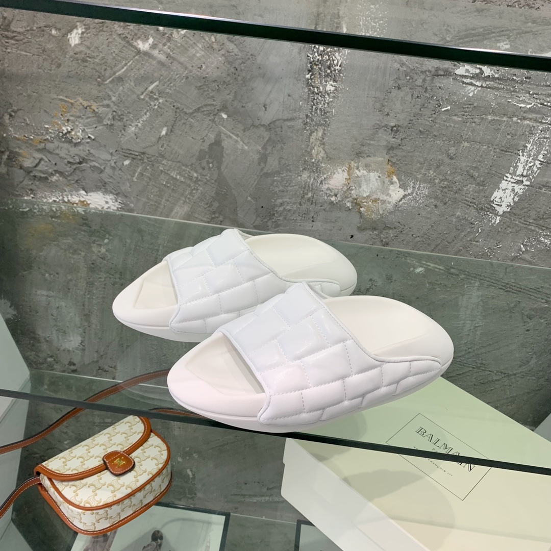 Balmain B-IT Quilted Leather Slides - EUR FASHION