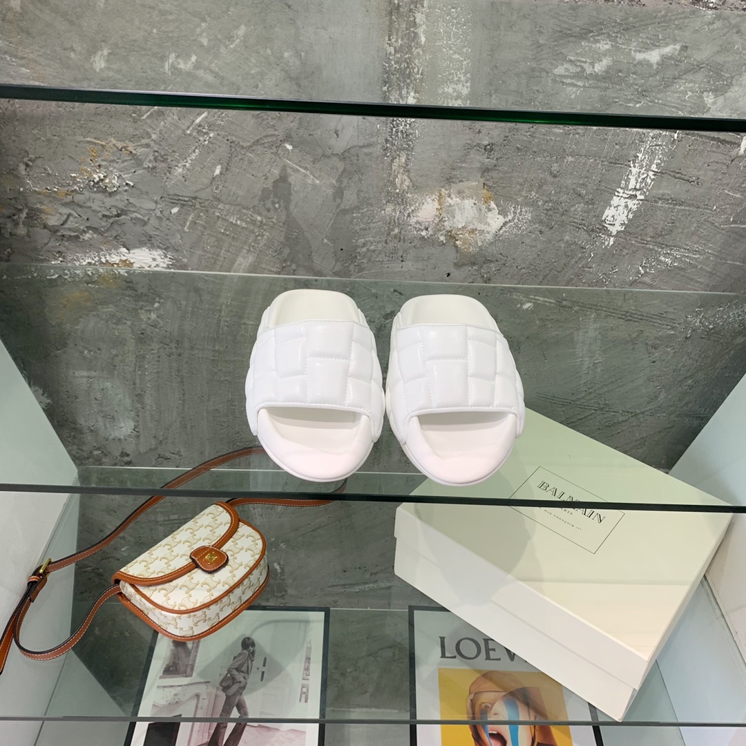 Balmain B-IT Quilted Leather Slides - EUR FASHION