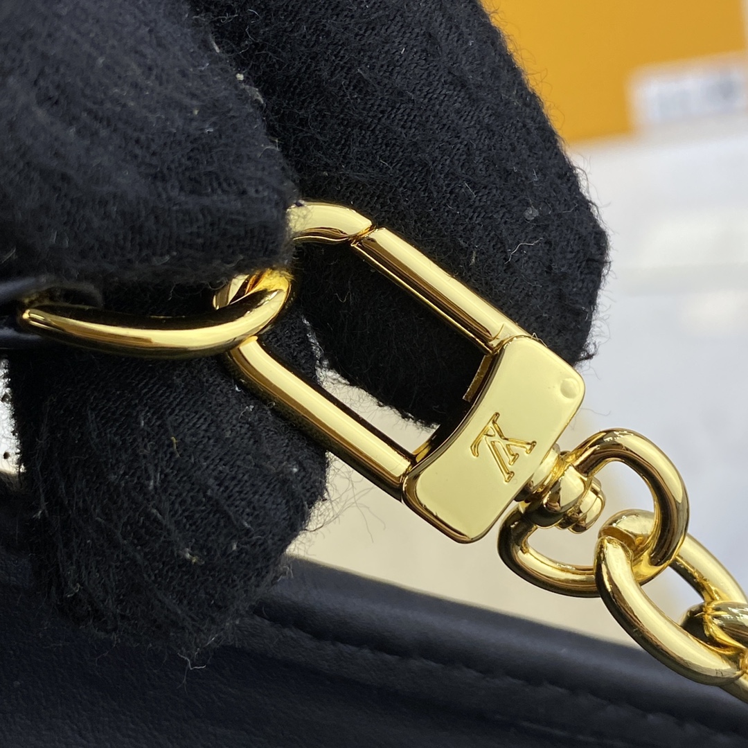 Louis Vuitton Toiletry Pouch On Chain  M81366 (26-20-5cm) - EUR FASHION